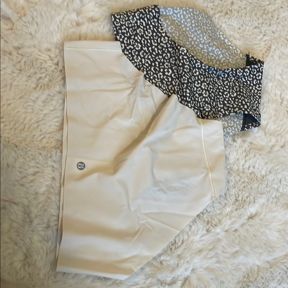 NWT Lululemon Athletica White Mid-Rise Bikini Panties - Picture 2 of 2